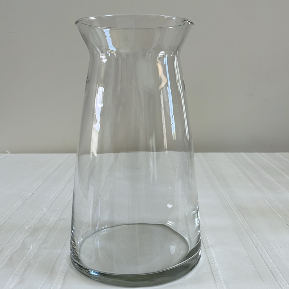3 Clear Glass Vases Vintage Heights: 9" / 9" / 7.5" - Picture 7 of 13
